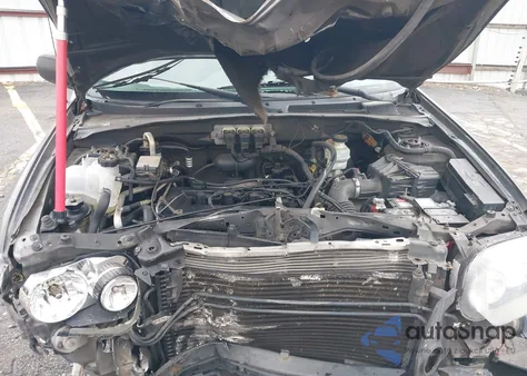 2006 Ford Escape Xls/Xls Manual z USA, uszkodzony, nr VIN 1FMYU02Z06KA42907